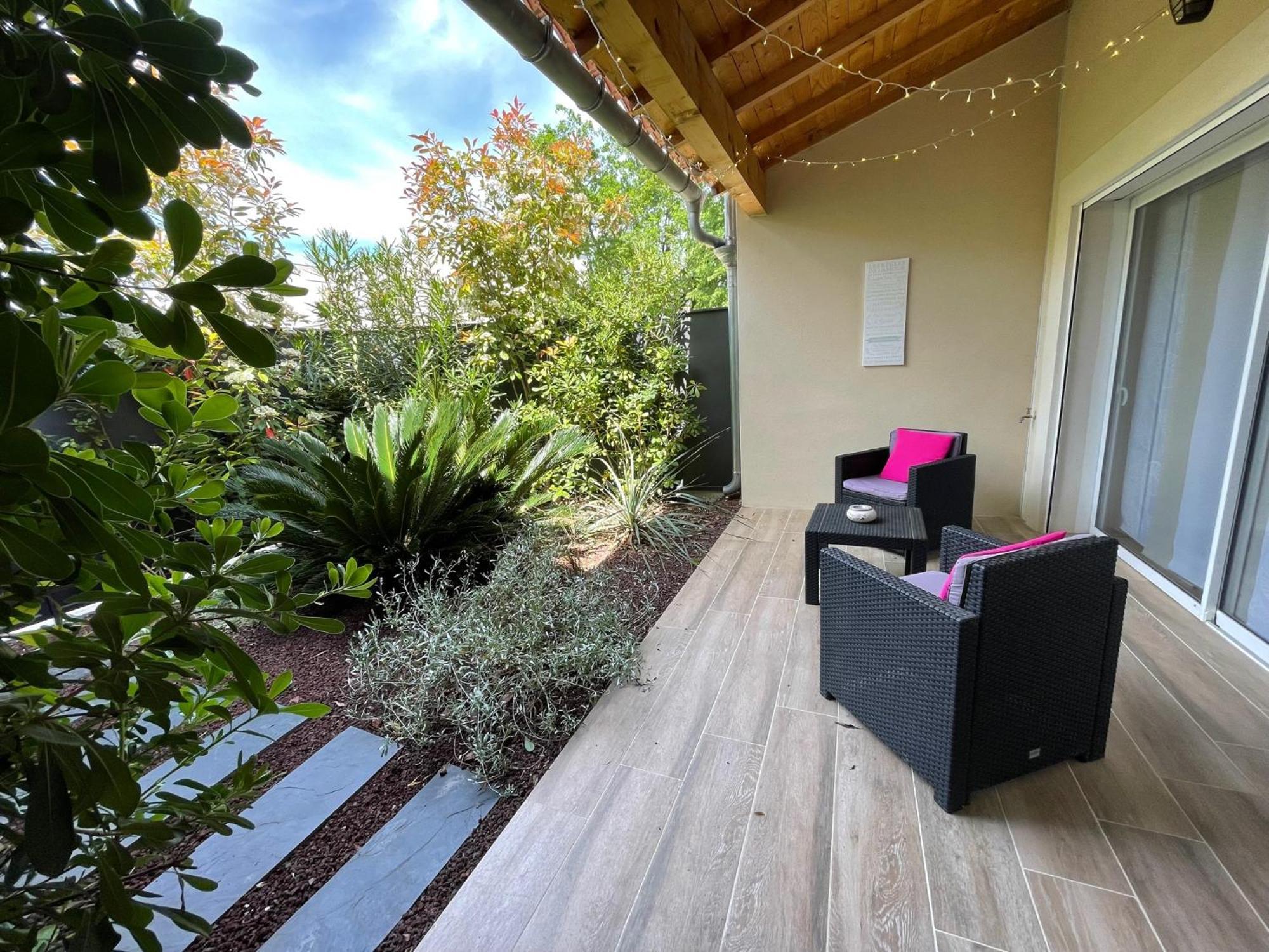 Les Jardins Du Castelas - Piscines, Jardins Et Spas Privatifs Uchaux Camera foto