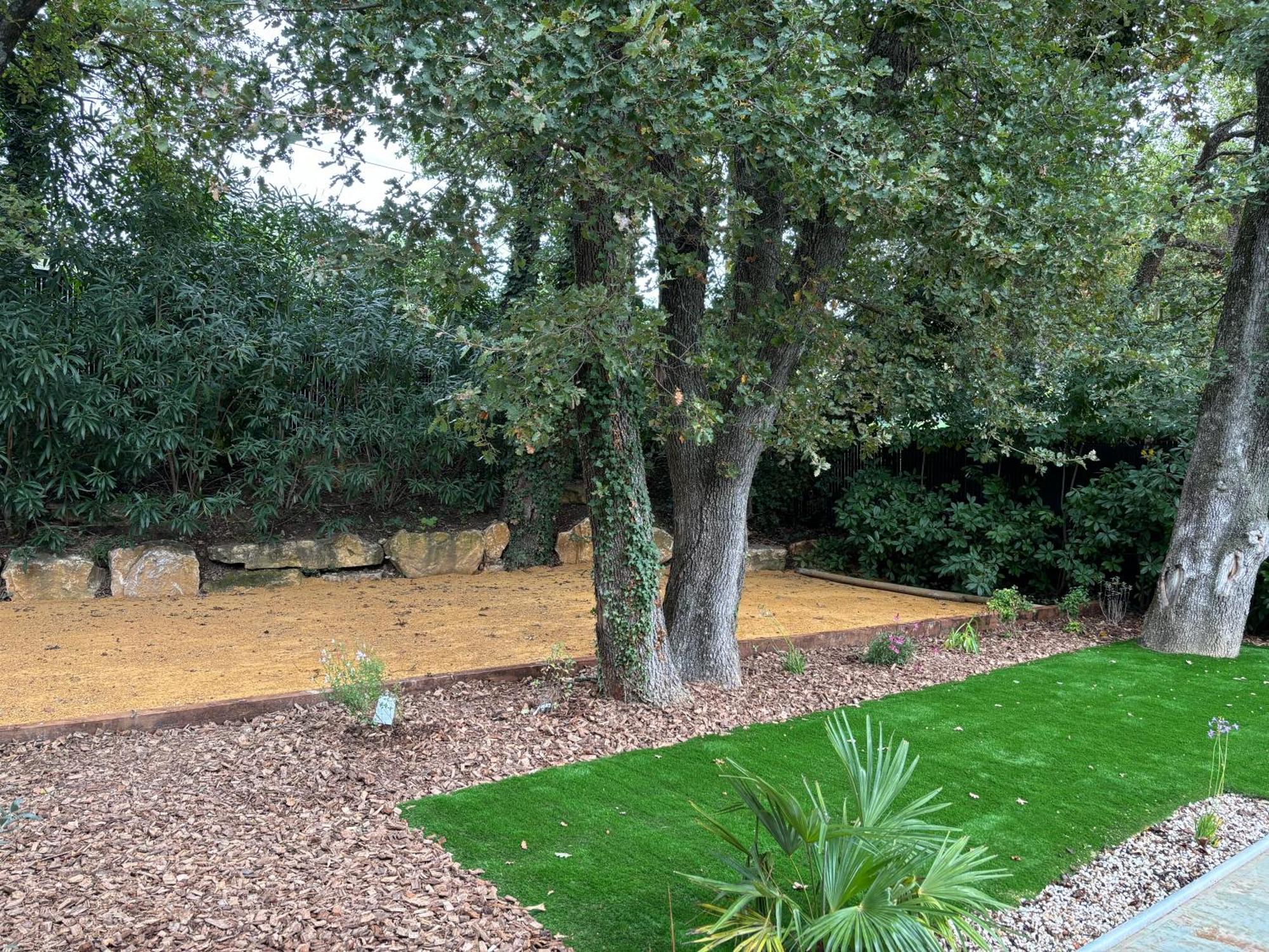 Les Jardins Du Castelas - Piscines, Jardins Et Spas Privatifs Uchaux Esterno foto