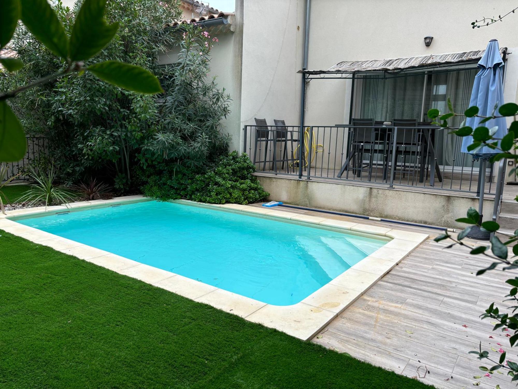 Les Jardins Du Castelas - Piscines, Jardins Et Spas Privatifs Uchaux Esterno foto