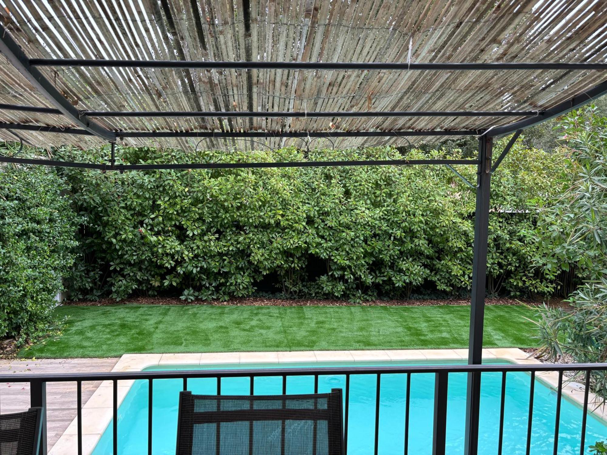 Les Jardins Du Castelas - Piscines, Jardins Et Spas Privatifs Uchaux Esterno foto
