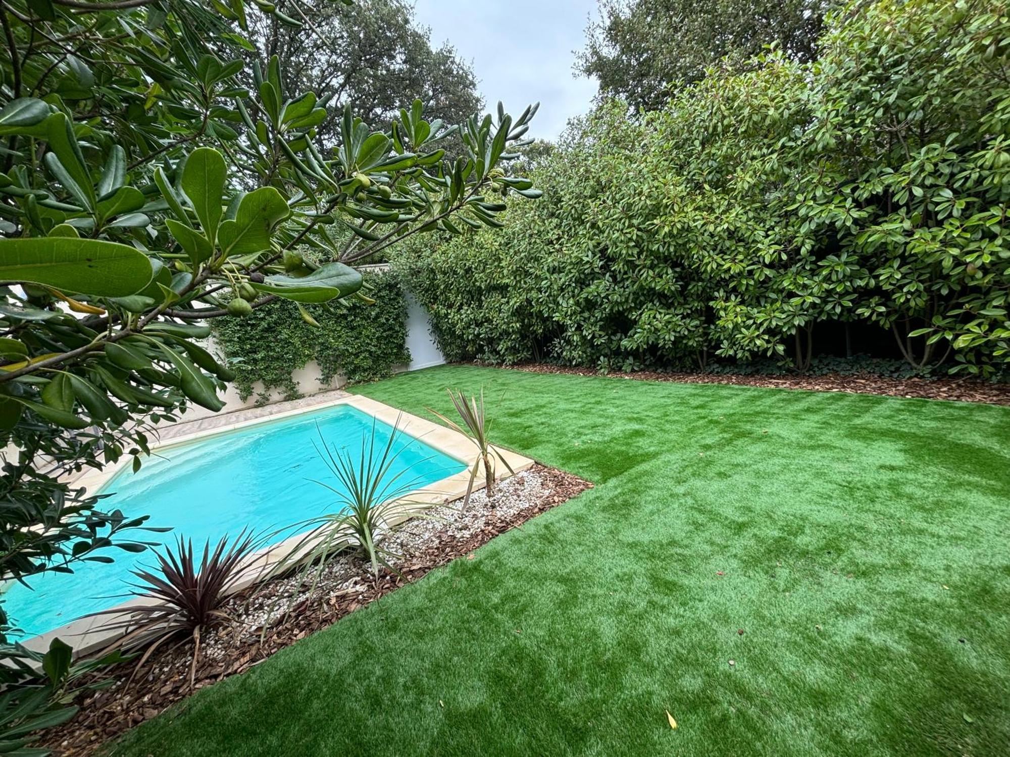 Les Jardins Du Castelas - Piscines, Jardins Et Spas Privatifs Uchaux Esterno foto
