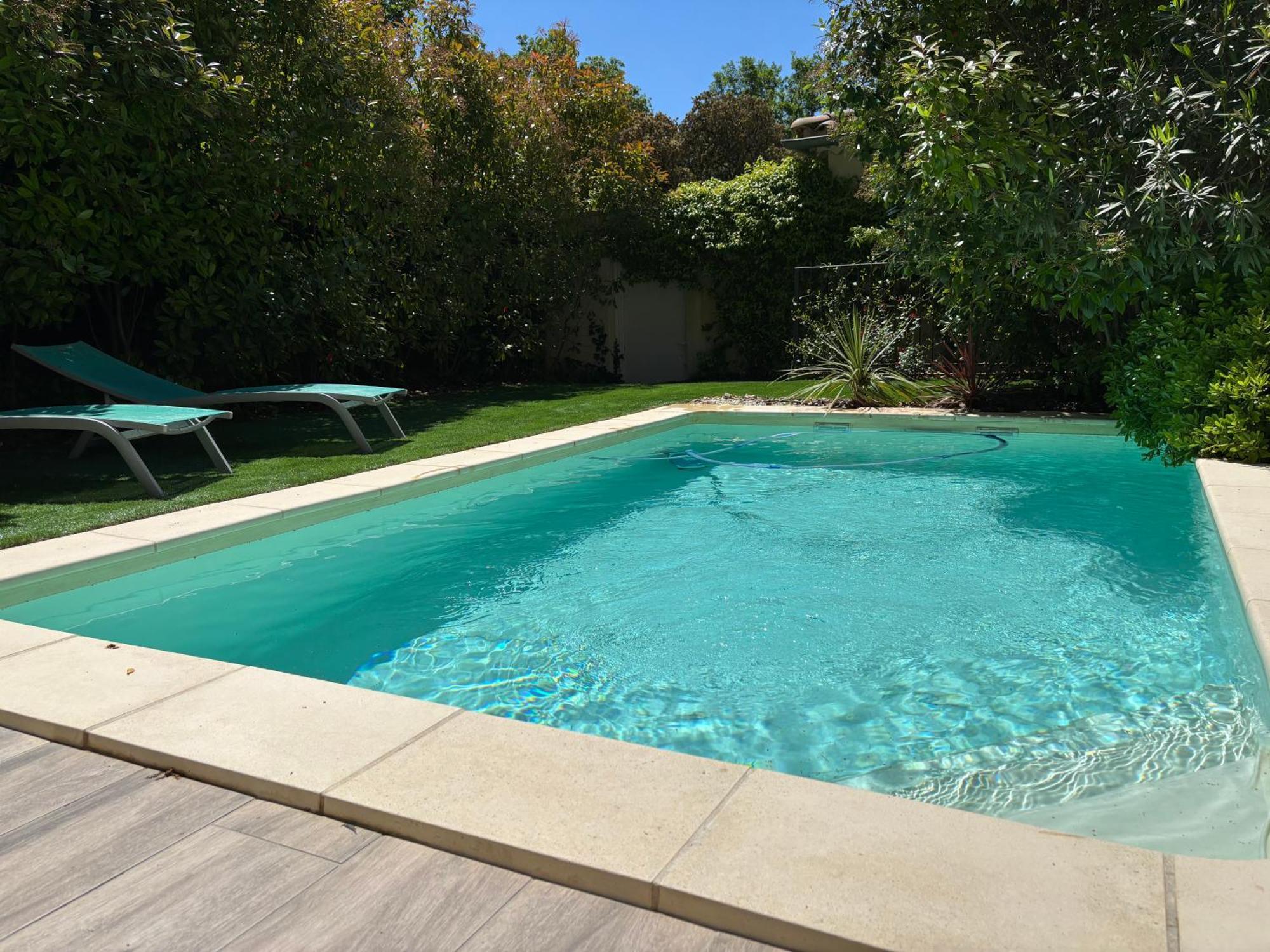 Les Jardins Du Castelas - Piscines, Jardins Et Spas Privatifs Uchaux Esterno foto