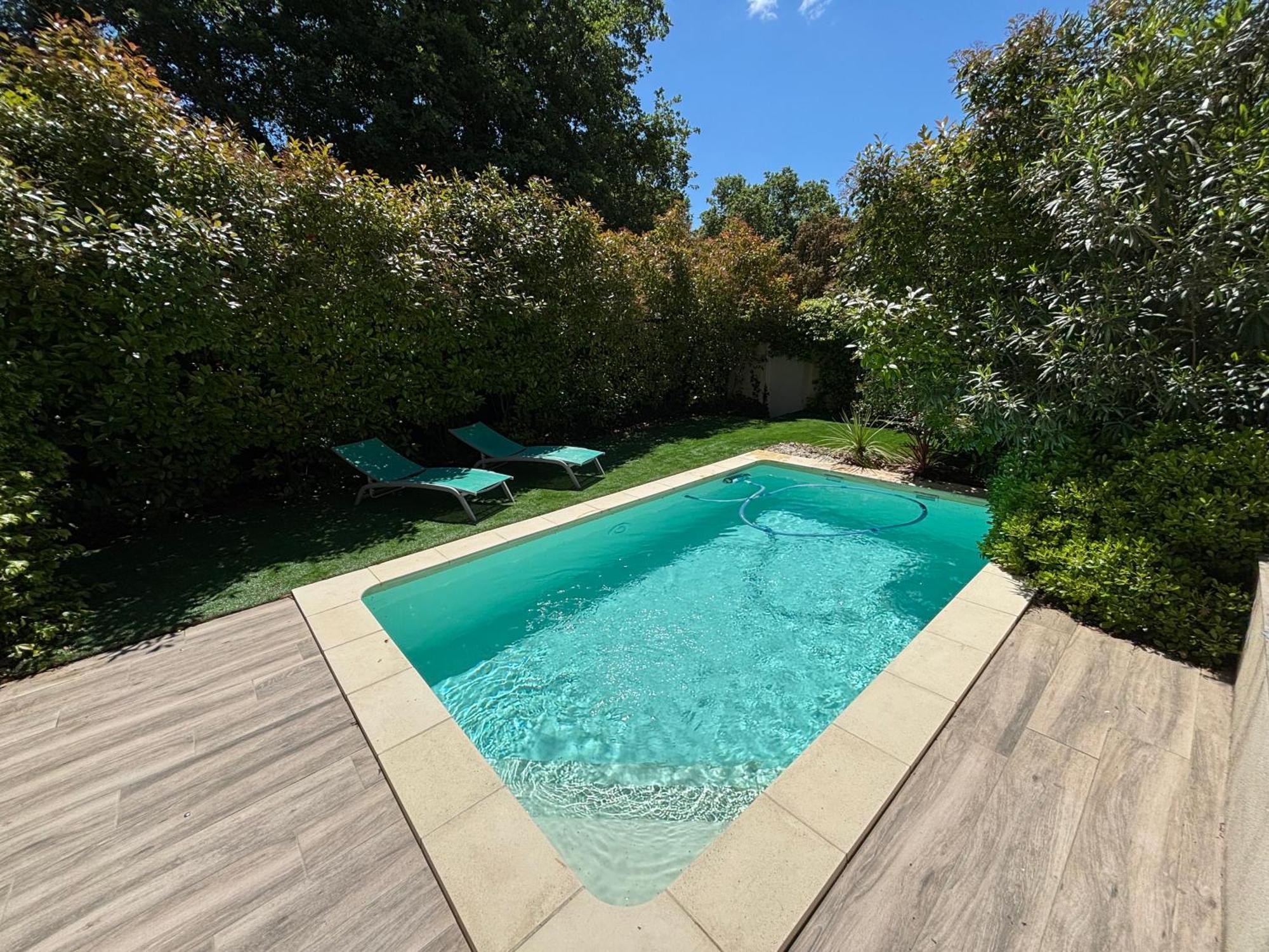 Les Jardins Du Castelas - Piscines, Jardins Et Spas Privatifs Uchaux Esterno foto