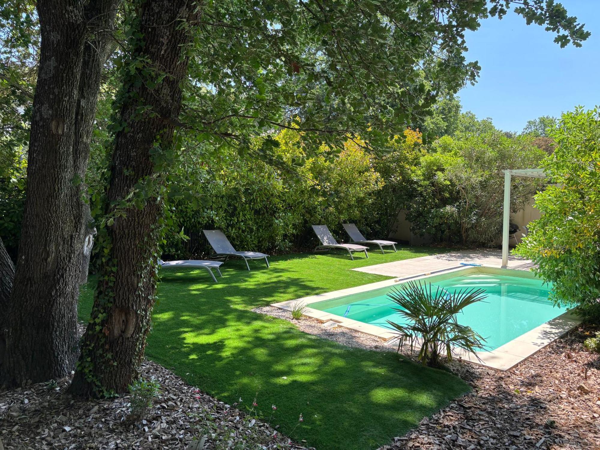 Les Jardins Du Castelas - Piscines, Jardins Et Spas Privatifs Uchaux Esterno foto