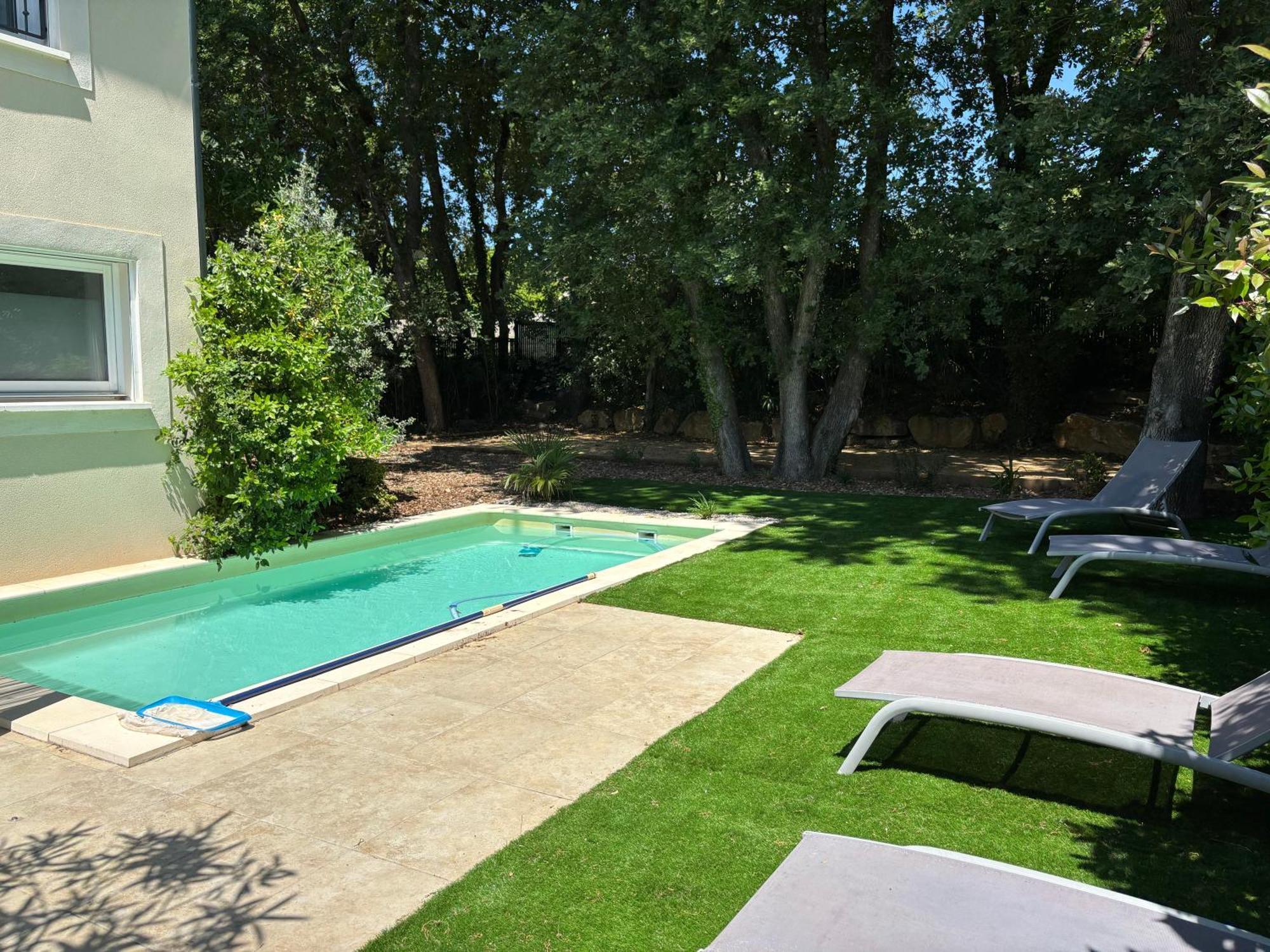 Les Jardins Du Castelas - Piscines, Jardins Et Spas Privatifs Uchaux Esterno foto
